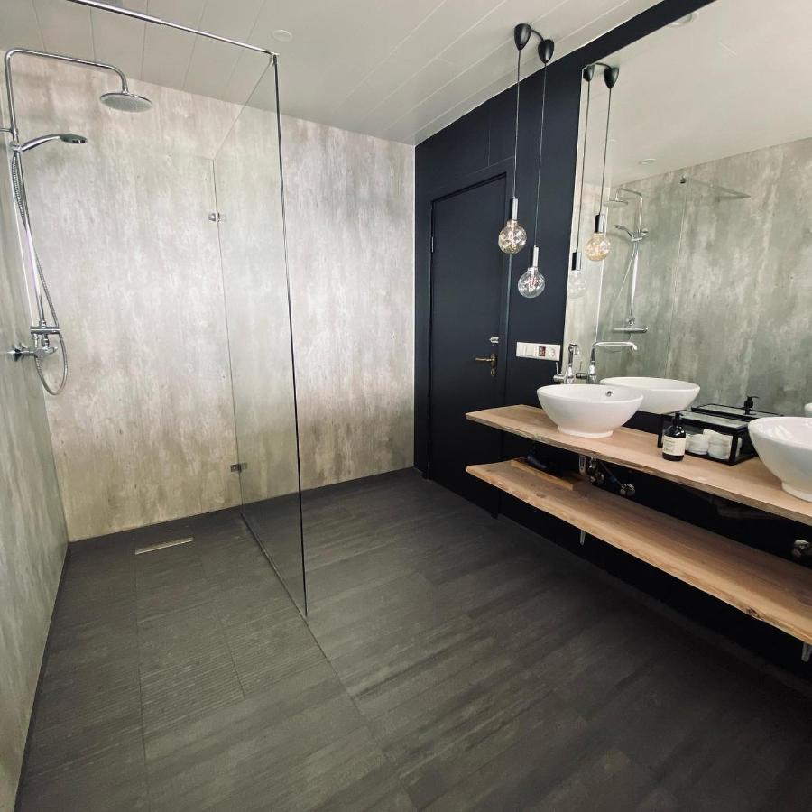 Guesthouse Stekkabol Patreksfjordur エクステリア 写真